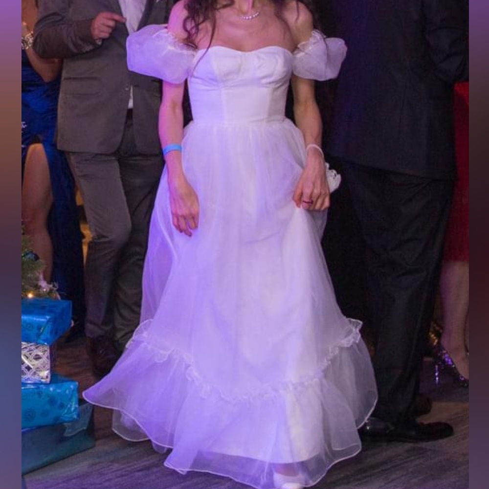 White tulle maxi dress with puffed sleeves